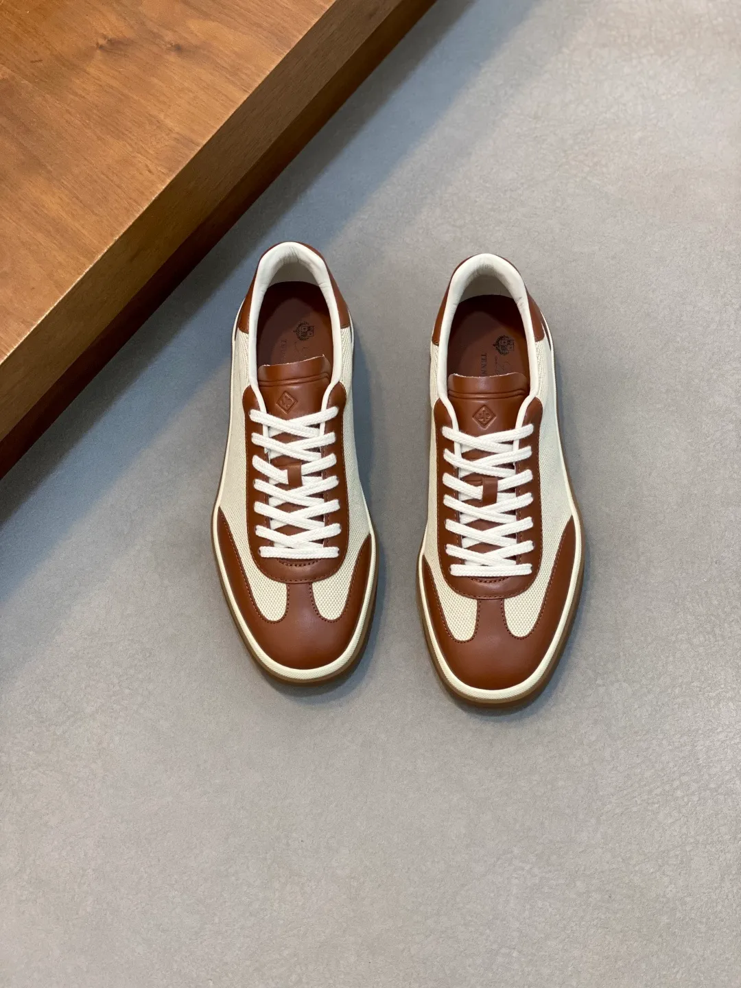 💰420Loro Piana — Classic casual shoes, men's lace-up casual shoes and sneakers, high-quality lightweight and comfortable fabrics, suitable for outdoor leisure, the color is young and energetic, and it looks great with sportswear or casual suits! Code number: 39-44 (38, 45, 46, can be customized)